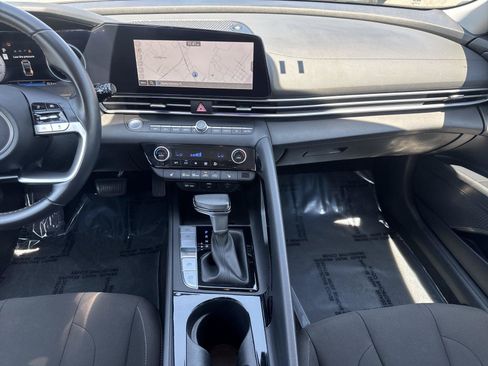 Used 2025 Hyundai Elantra SEL FWD image 15