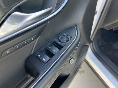 Used 2021 Buick Envision Essence w/ Sport Touring Package image 14