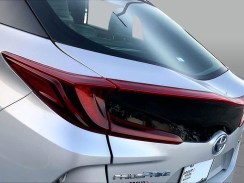 Used 2021 Toyota Prius Prime XLE FWD image 27