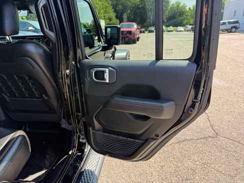 Used 2021 Jeep Gladiator Mojave AWD/4WD image 31