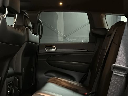 Used 2020 Jeep Grand Cherokee Altitude AWD/4WD image 26