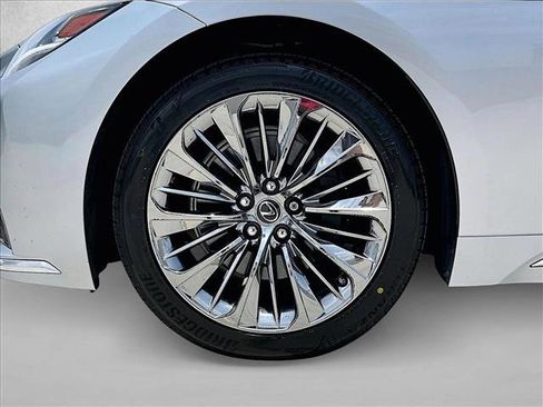 Used 2022 Lexus LS 500 w/ Interior Upgrade Package RWD image 10