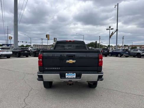 Used 2019 Chevrolet Silverado 2500 W/T AWD/4WD image 4