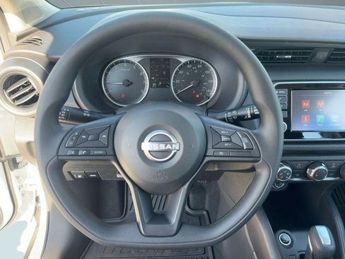 New 2025 Nissan Kicks Play S image 17