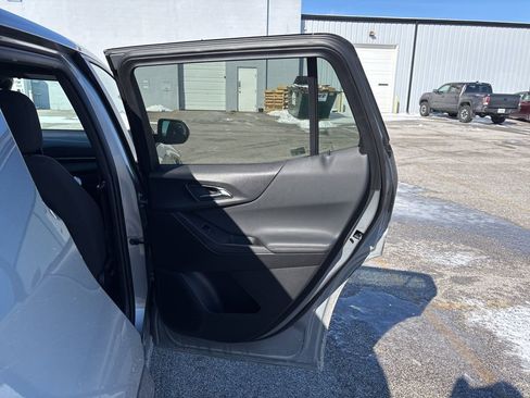 Used 2025 Chevrolet Equinox LT image 14