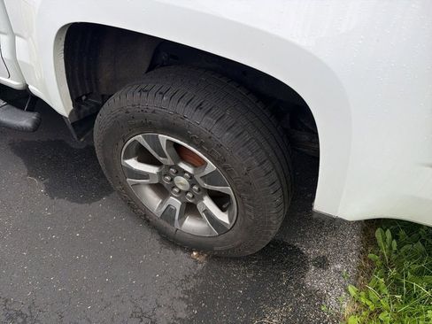 Used 2017 Chevrolet Colorado Z71 AWD/4WD image 7