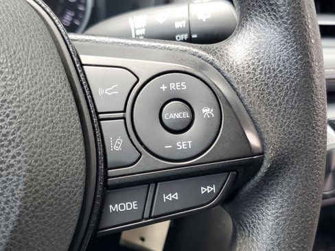 Used 2021 Toyota RAV4 LE image 21