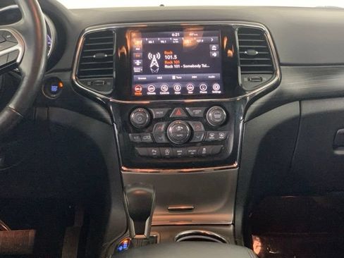 Used 2020 Jeep Grand Cherokee Altitude AWD/4WD image 4