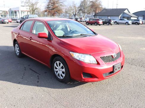 Used 2010 Toyota Corolla LE image 3