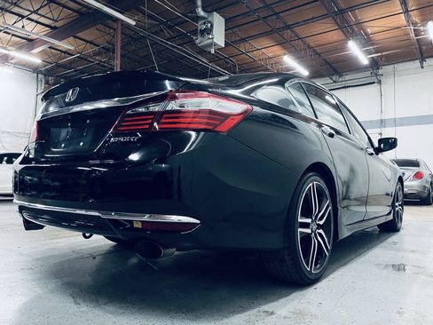 Used 2017 Honda Accord Sport image 8