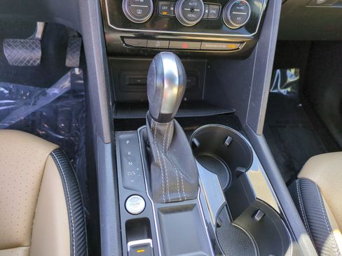 Used 2022 Volkswagen Atlas Cross Sport SE image 26