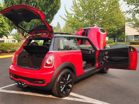 Used 2013 MINI Cooper S w/ Sport Pkg FWD image 29
