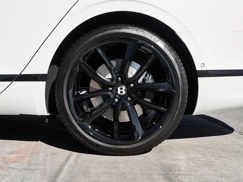 Used 2024 Bentley Flying Spur S V8 image 14