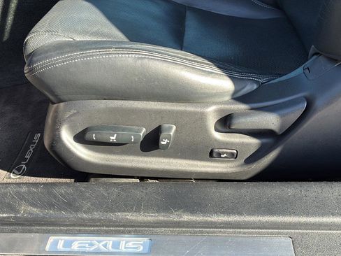 Used 2014 Lexus IS 250C w/ Luxury Package RWD image 16