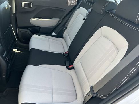 New 2026 Hyundai Venue SEL FWD image 28