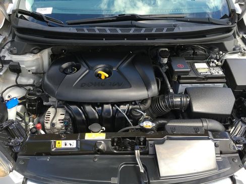 Used 2013 Hyundai Elantra GLS FWD image 11
