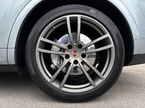 Used 2023 Porsche Cayenne Turbo AWD/4WD image 14