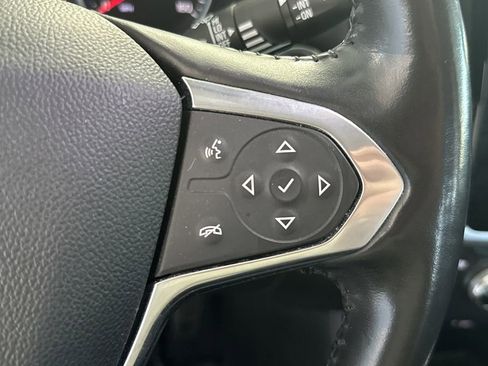 Used 2020 Chevrolet Traverse Premier image 23