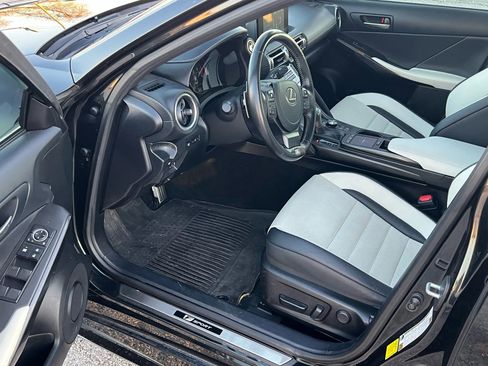 Used 2022 Lexus IS 350 F Sport image 9