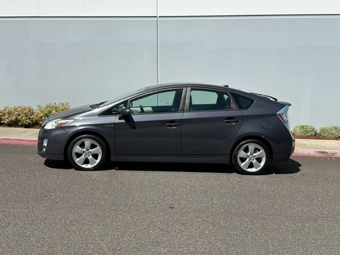 Used 2010 Toyota Prius Five FWD image 3