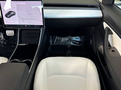 Used 2020 Tesla Model 3 Performance image 29