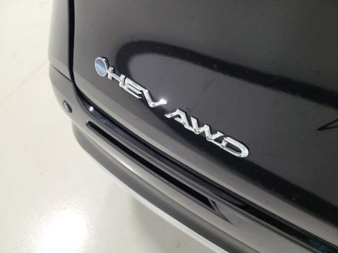 Certified 2025 Toyota Sienna Platinum AWD/4WD image 9