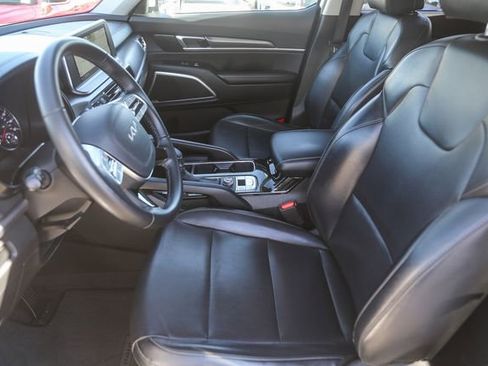 Certified 2022 Kia Telluride LX image 18