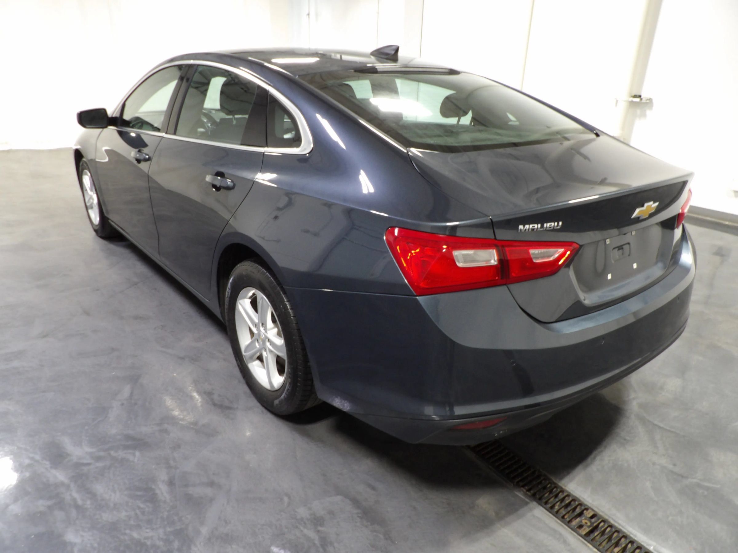 Used 2021 Chevrolet Malibu LS w/ Driver Confidence Package FWD image 6
