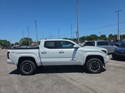 New 2026 Toyota Tacoma TRD Sport AWD/4WD image 3