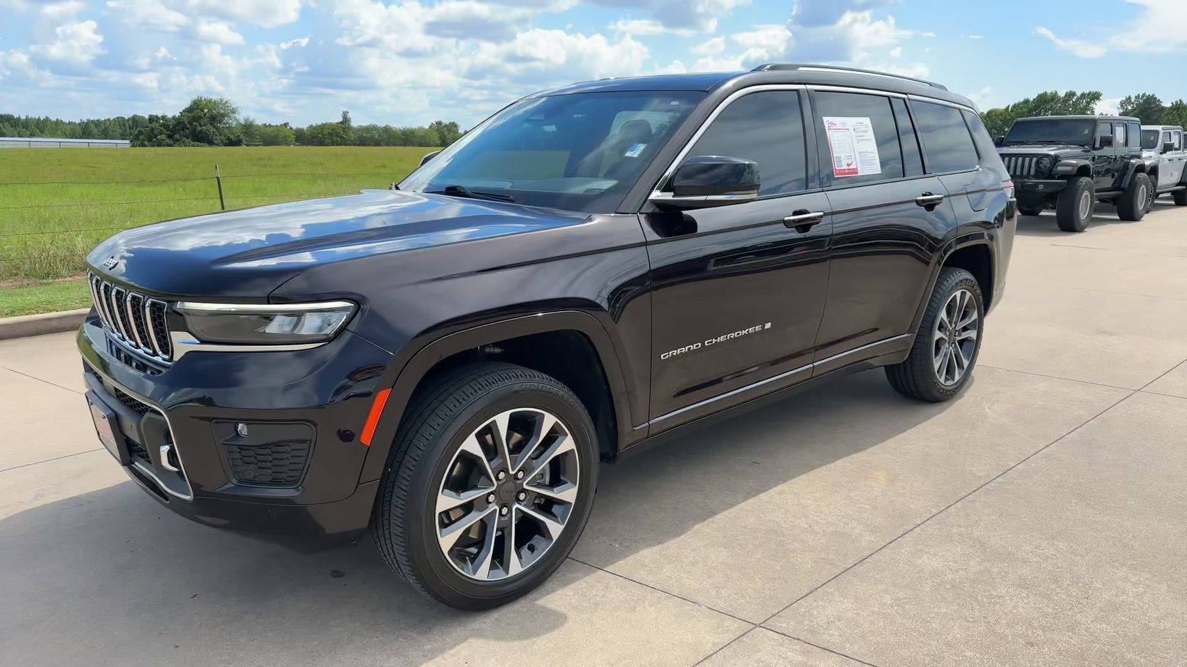 Used 2022 Jeep Grand Cherokee L Overland AWD/4WD image 5