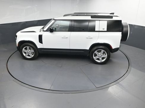 Used 2020 Land Rover Defender 110 SE AWD/4WD image 33