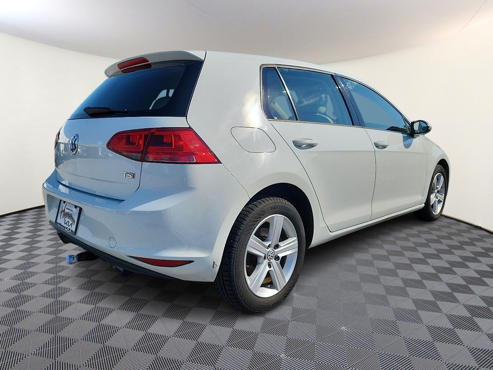 Used 2017 Volkswagen Golf Wolfsburg Edition FWD image 6