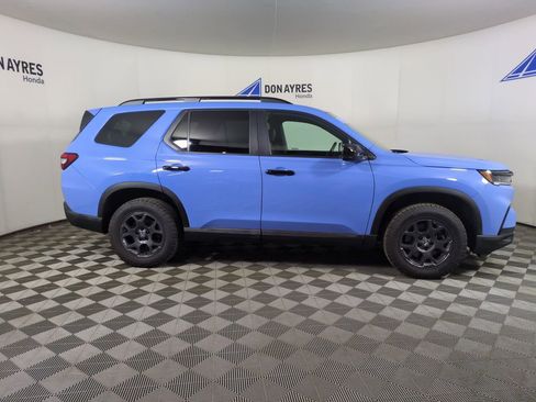 Certified 2024 Honda Pilot TrailSport image 10