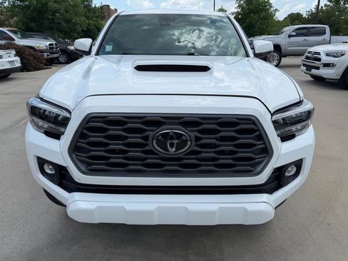 Used 2023 Toyota Tacoma TRD Sport w/ Technology Package AWD/4WD image 2