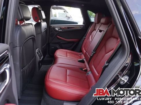 Used 2024 Porsche Macan AWD/4WD image 88