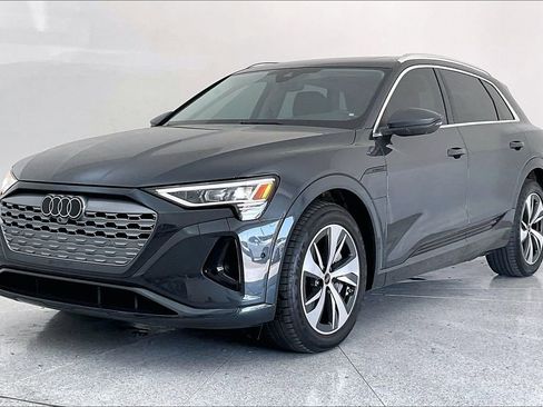 Used 2024 Audi Q8 e-tron Premium Plus w/ Premium Plus Package image 14