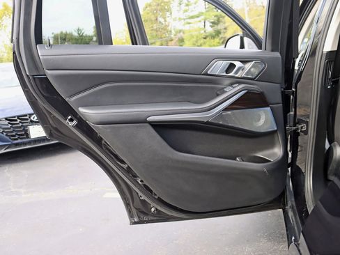 Used 2019 BMW X7 xDrive50i w/ Dynamic Handling Package image 46