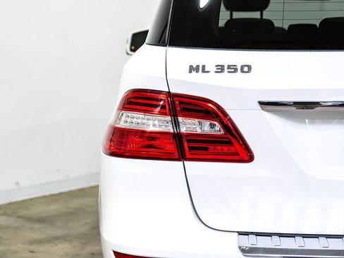 Used 2015 Mercedes-Benz ML 350 4MATIC w/ Premium 1 Package image 55