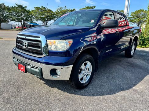 Used 2012 Toyota Tundra 4x4 CrewMax w/ SR5 Pkg image 8
