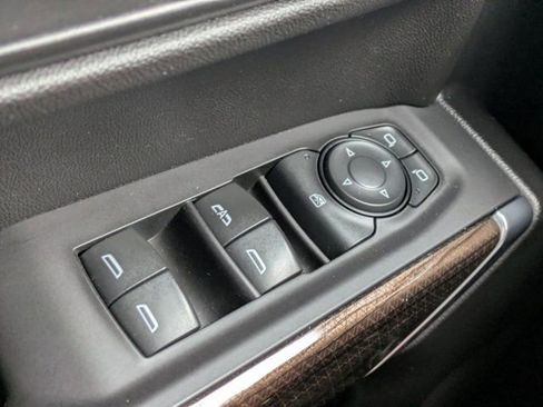 Used 2020 Chevrolet Silverado 1500 LT w/ Convenience Package image 19