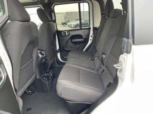 Used 2023 Jeep Gladiator Willys image 19