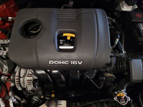 Used 2017 Hyundai Elantra SE image 30