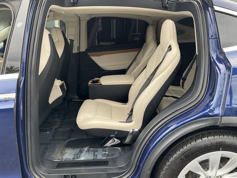 Used 2018 Tesla Model X 100D image 25