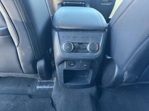 Used 2025 Ford Explorer ST-Line w/ ST-Line Street Pack image 24