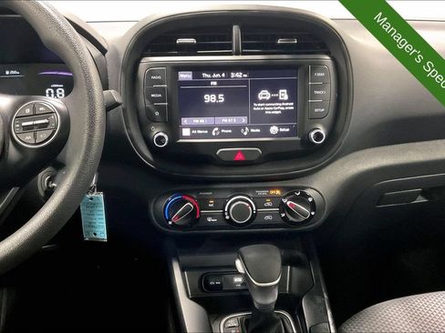 Used 2025 Kia Soul LX FWD image 7