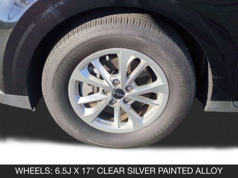 Used 2024 Kia Carnival LX image 11