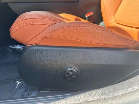 Used 2025 Mercedes-Benz C 300 4MATIC Sedan image 41