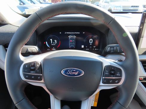 New 2026 Ford Explorer Active w/ Active Comfort Package image 9