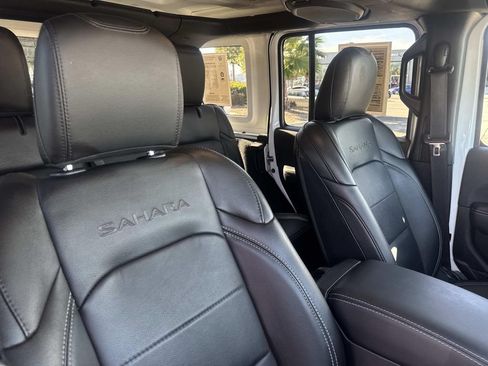Used 2023 Jeep Wrangler Unlimited Sahara w/ LED Lighting Group AWD/4WD image 28