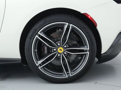 Certified 2024 Ferrari Roma Spider RWD image 44